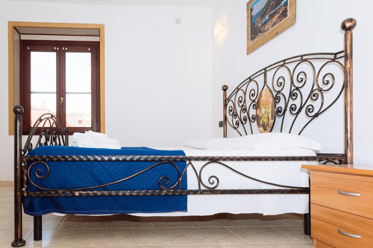 Casa Vacanze Maestrale - By Faendho Porto Torres Buitenkant foto