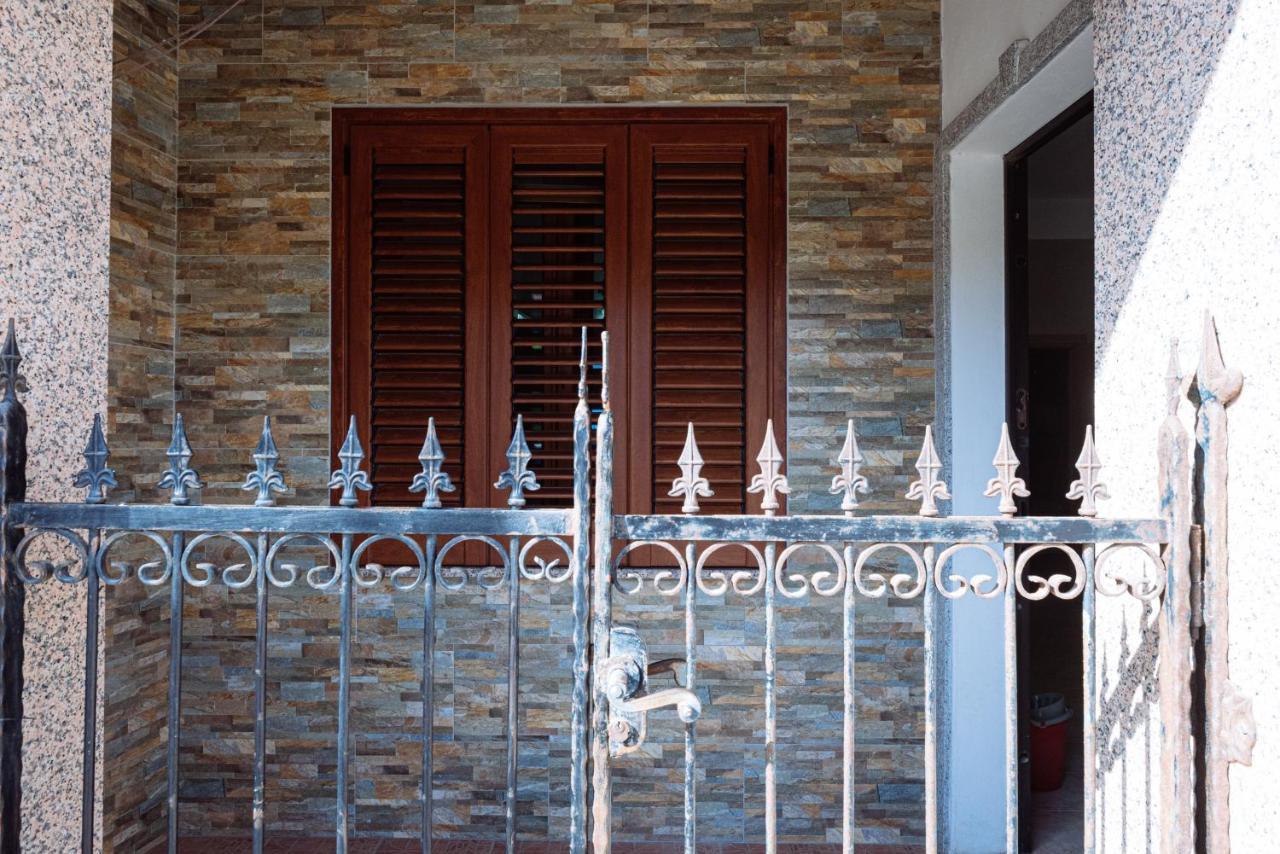 Casa Vacanze Maestrale - By Faendho Porto Torres Buitenkant foto