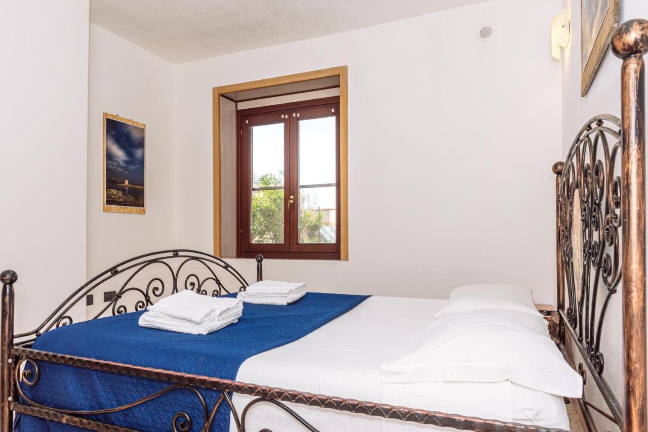 Casa Vacanze Maestrale - By Faendho Porto Torres Buitenkant foto