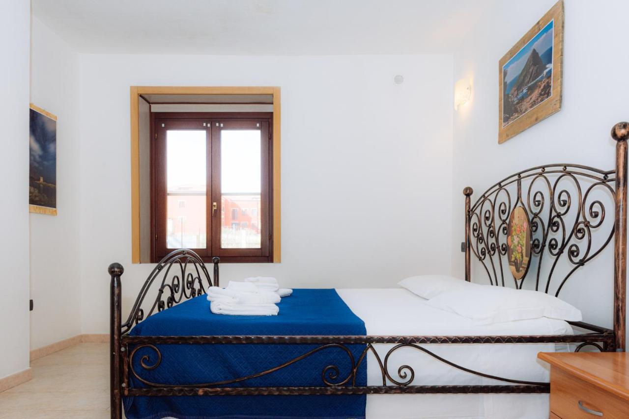 Casa Vacanze Maestrale - By Faendho Porto Torres Buitenkant foto