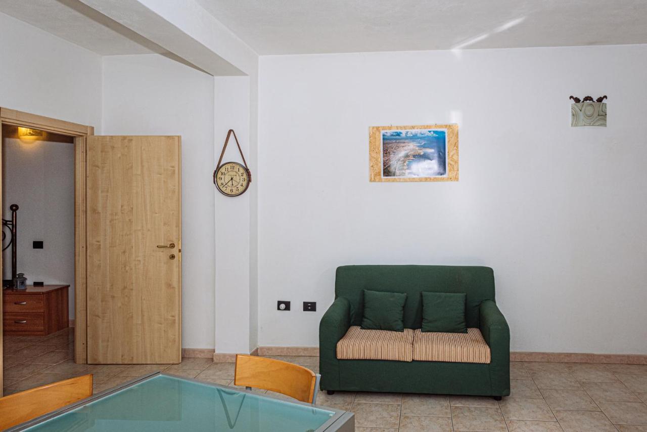 Casa Vacanze Maestrale - By Faendho Porto Torres Buitenkant foto