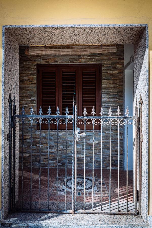 Casa Vacanze Maestrale - By Faendho Porto Torres Buitenkant foto