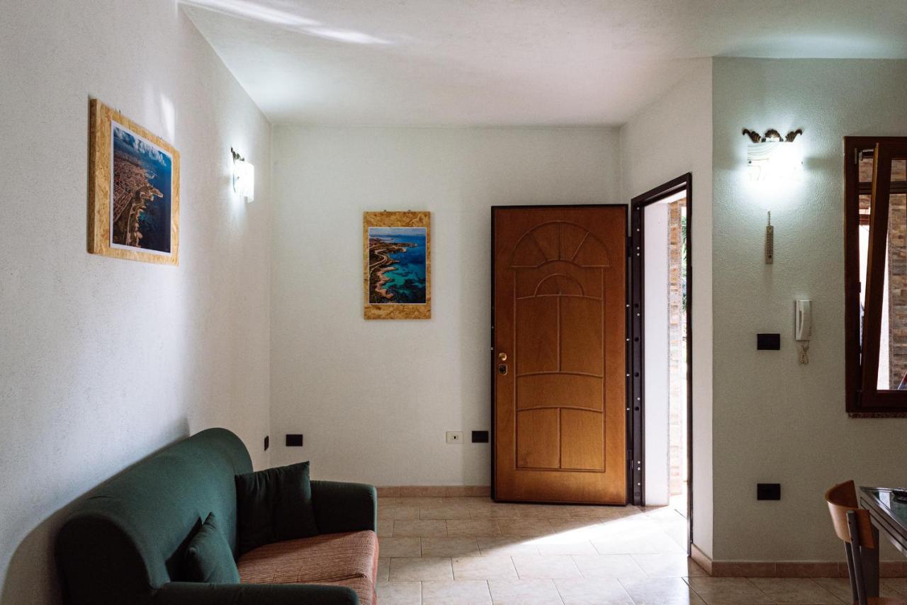Casa Vacanze Maestrale - By Faendho Porto Torres Buitenkant foto